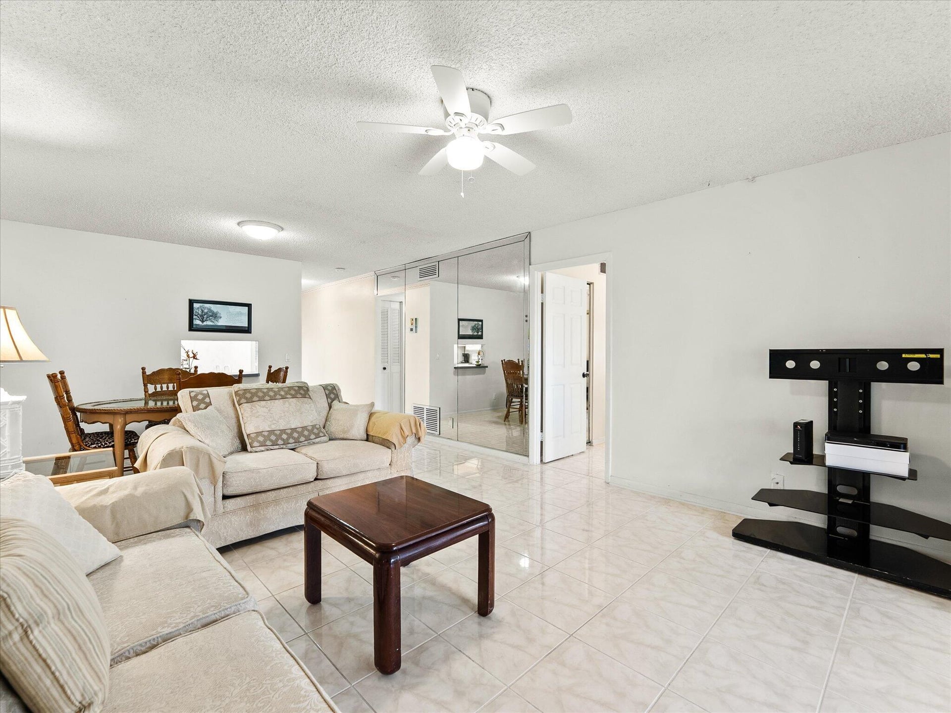  Residence photo 4