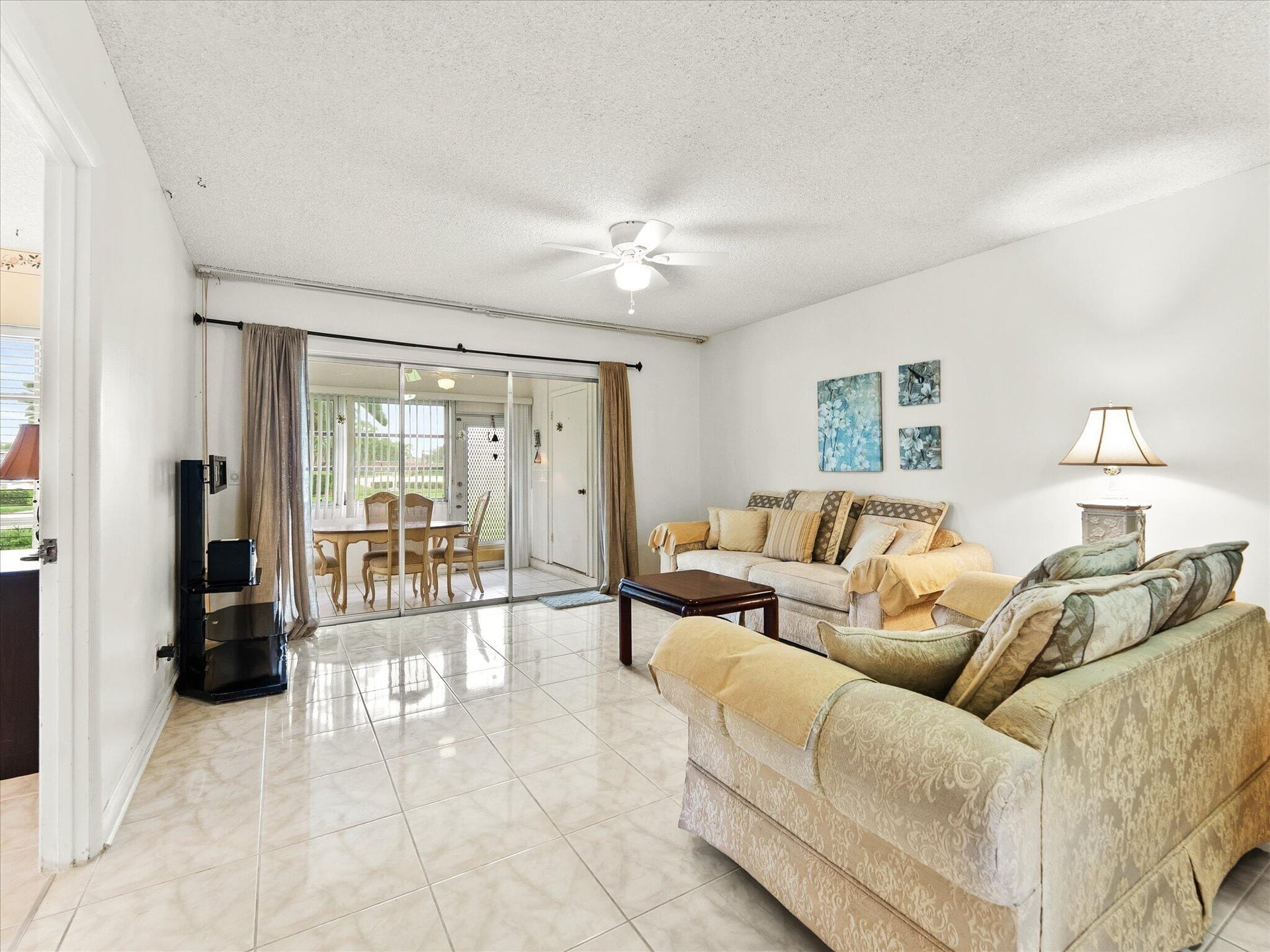  Residence photo 8