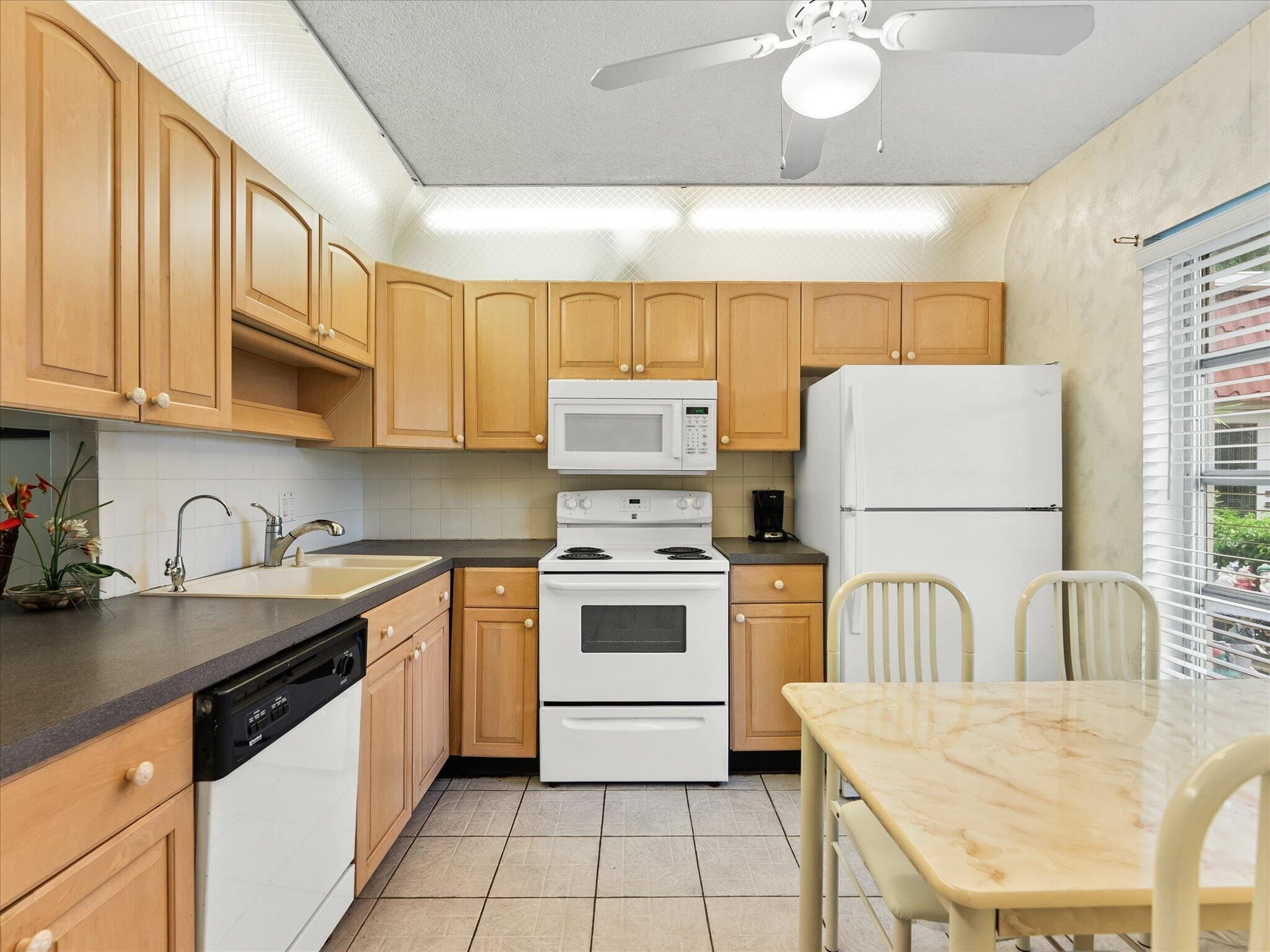  Residence photo 9