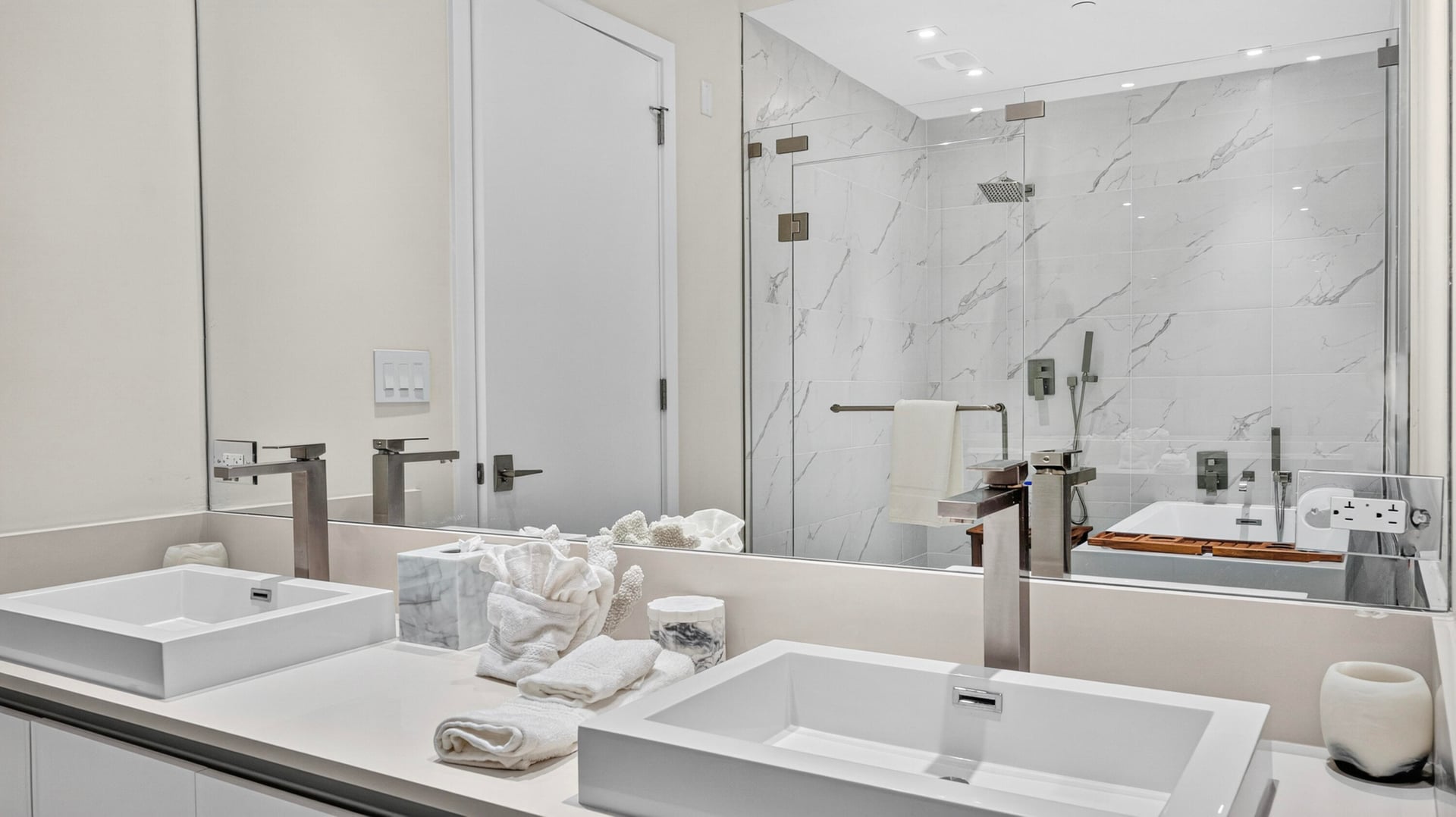 Amrit Ocean Resort & Residences Unit H1107 photo 17