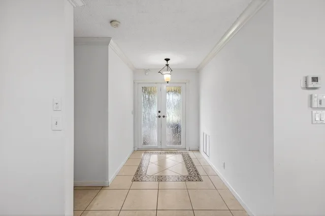 Residence photo 2