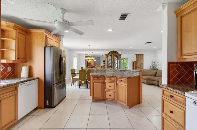 Residence photo 17