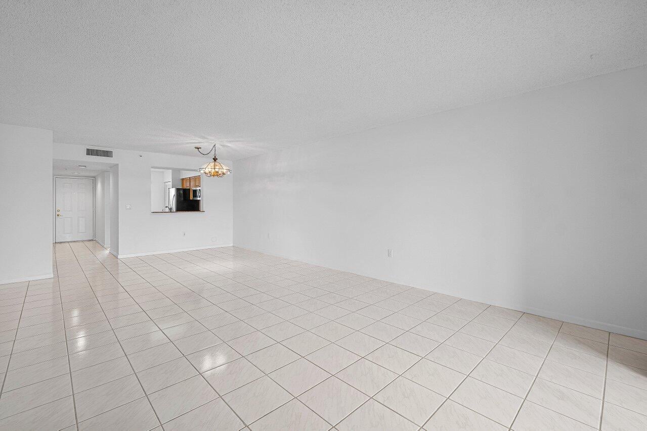 Unit 102 photo 6