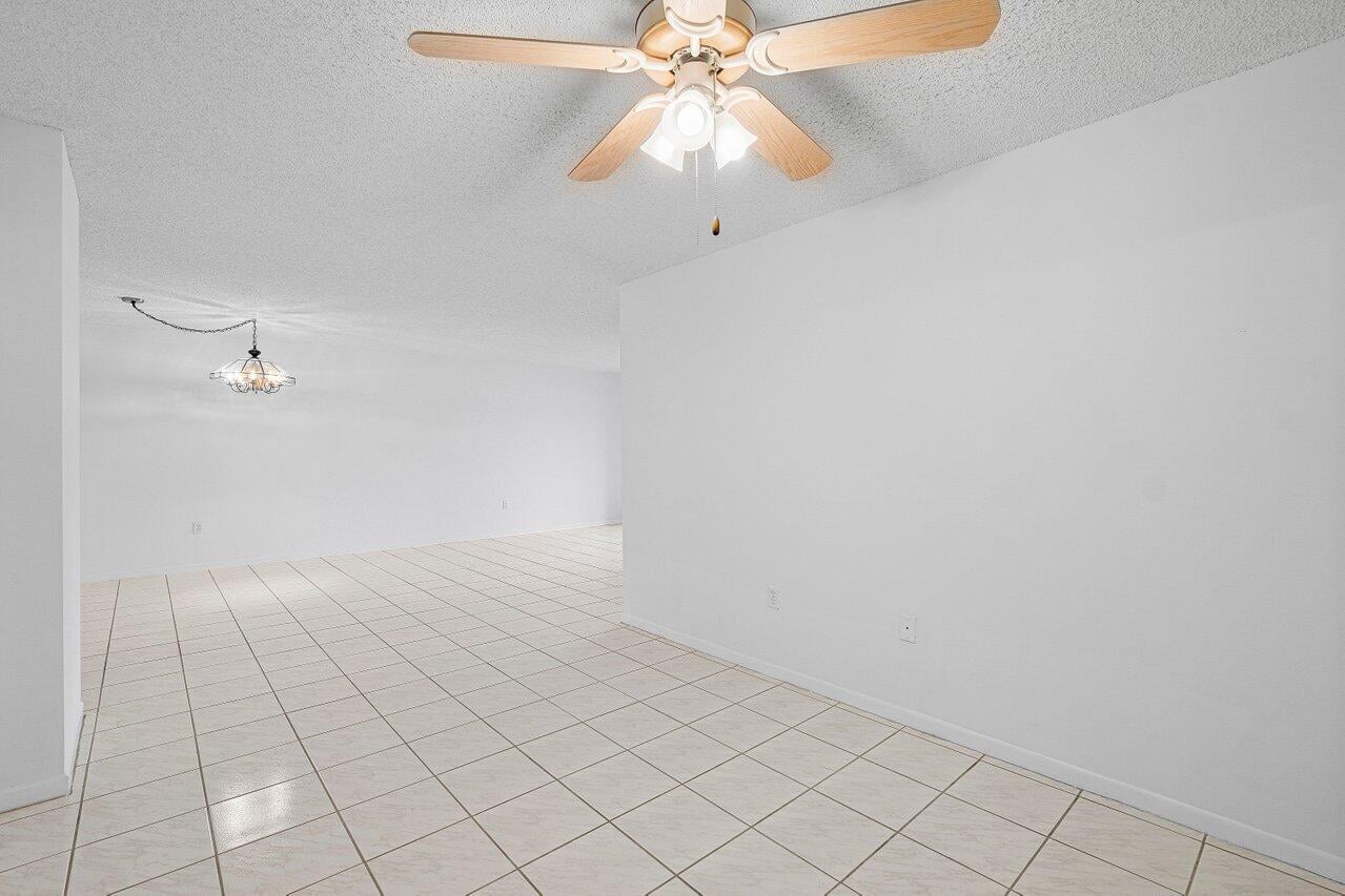 Unit 102 photo 11