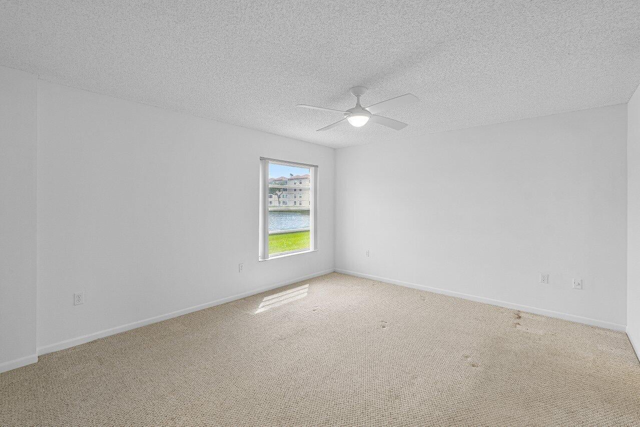 Unit 102 photo 17