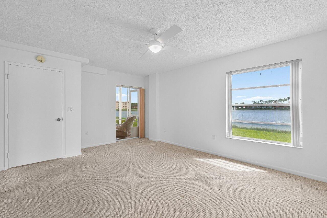 Unit 102 photo 18