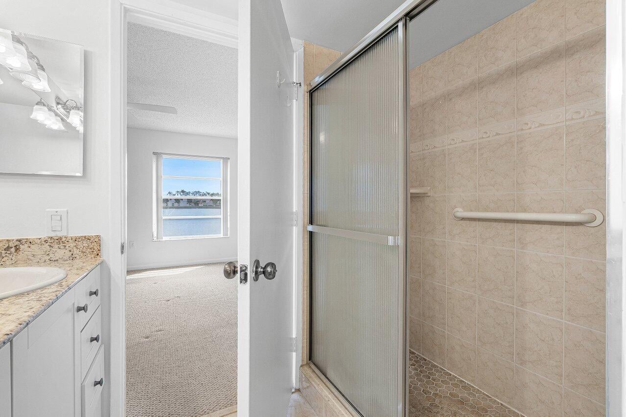 Unit 102 photo 21