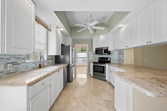  Residence photo 9