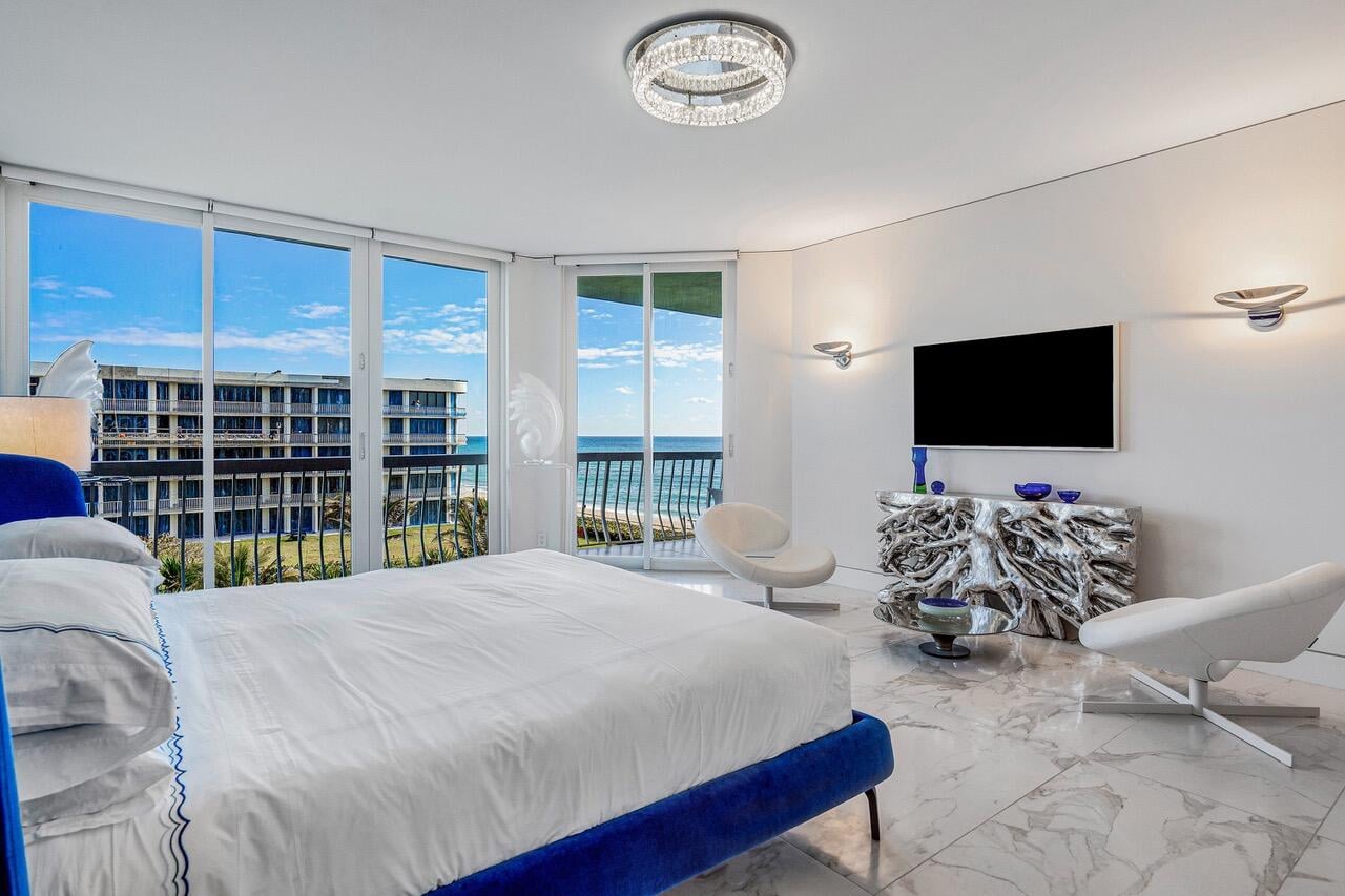 Sloan's Curve Palm Beach Unit 402 photo 6
