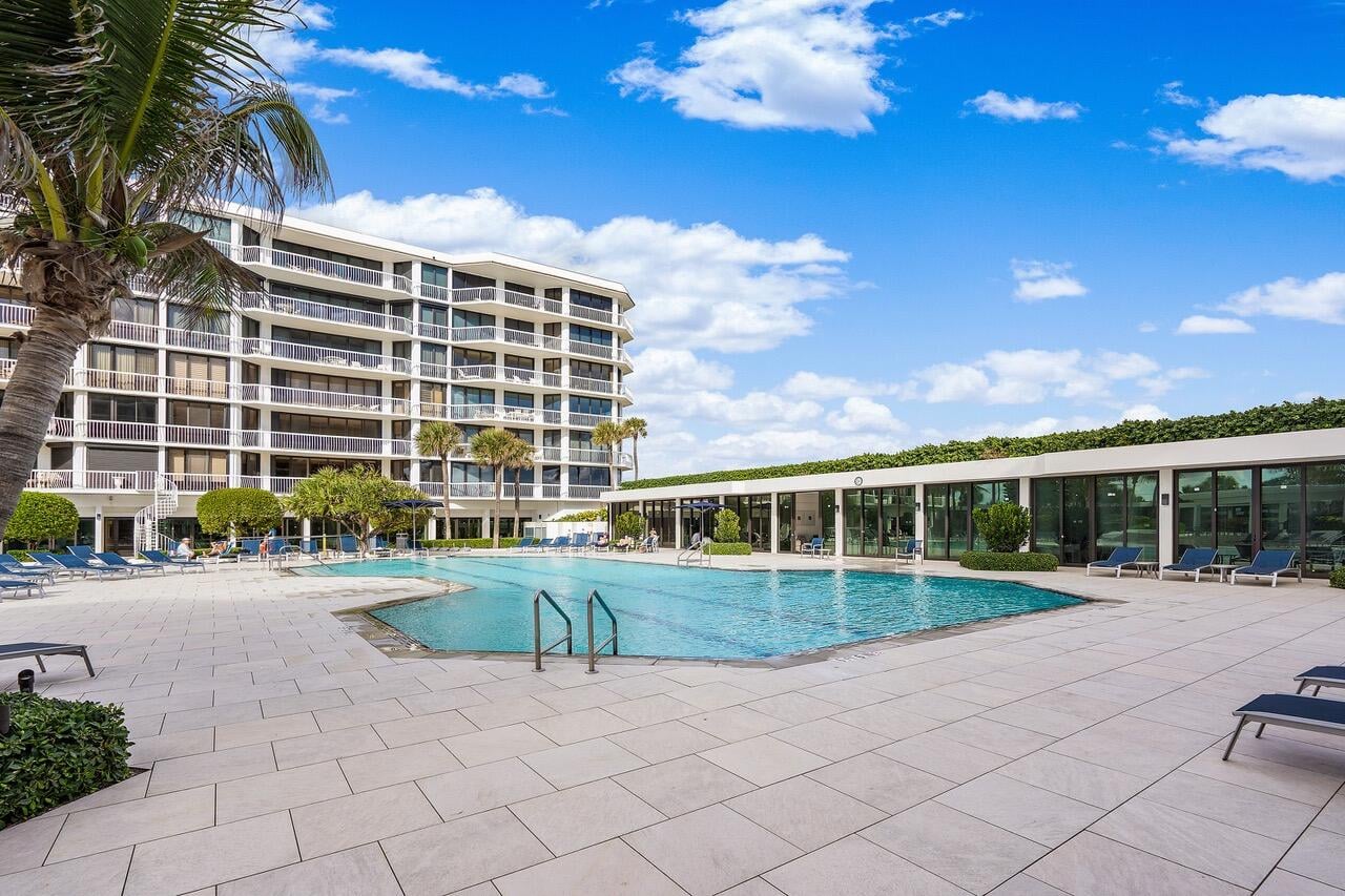Sloan's Curve Palm Beach Unit 402 photo 18