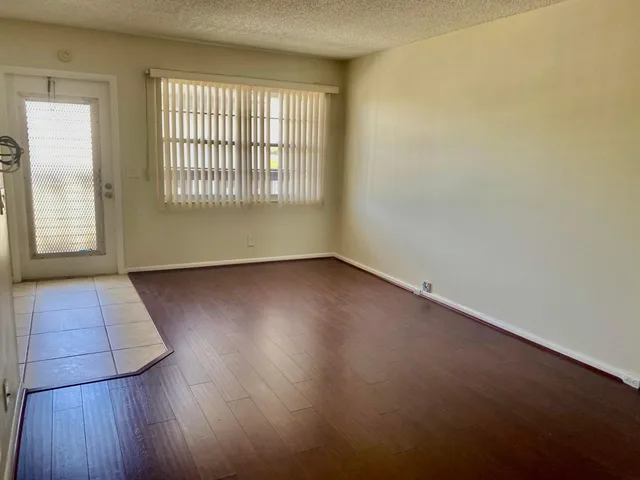 Residence photo 5