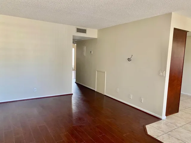 Residence photo 8