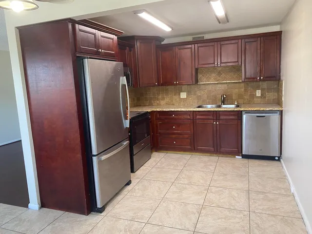 Residence photo 11