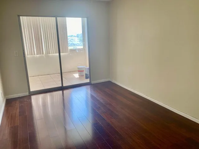Residence photo 16