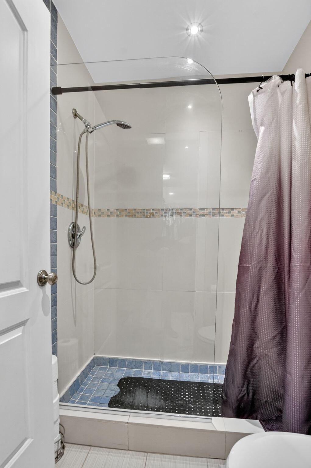 Unit F photo 22