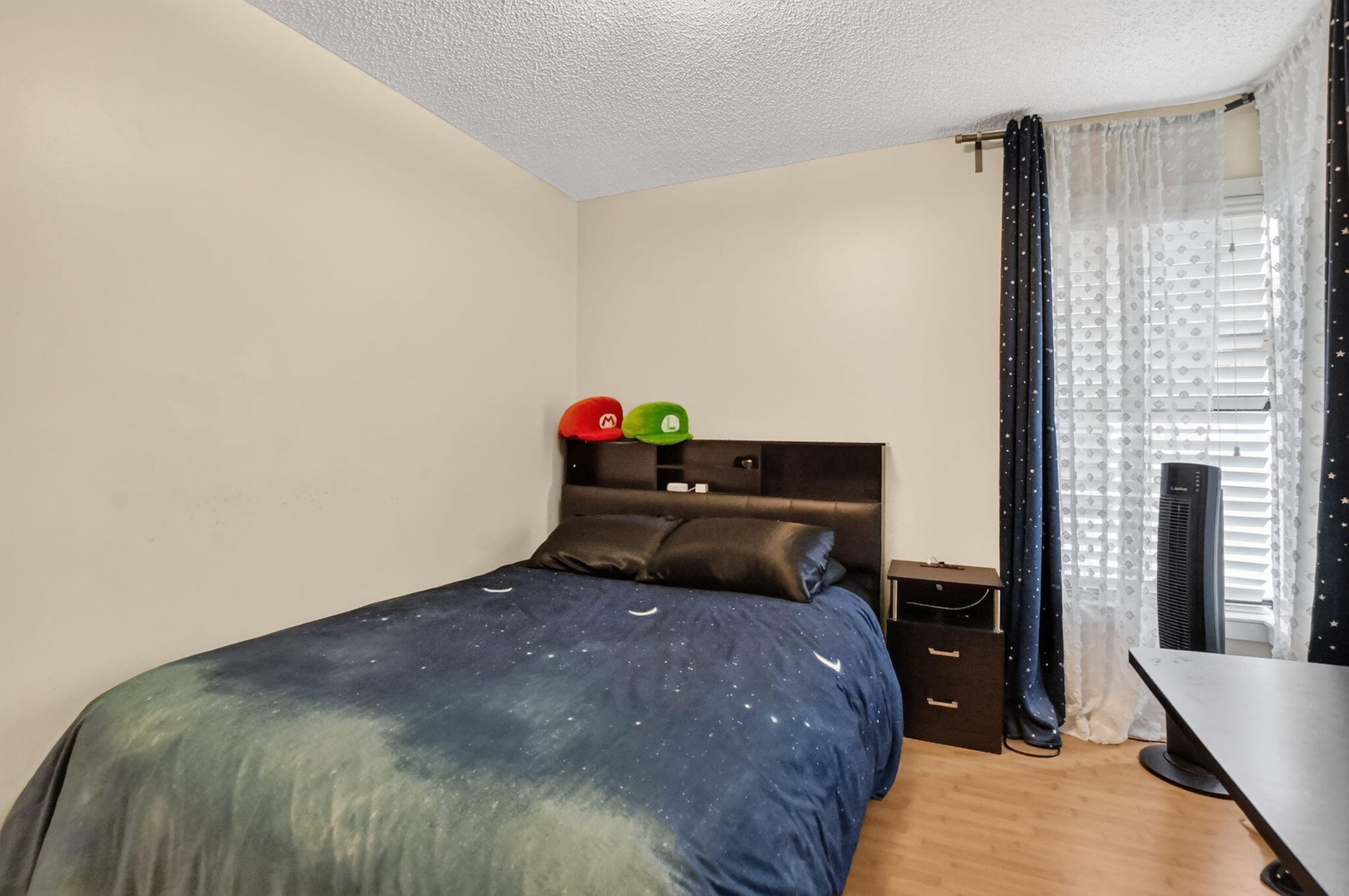 Unit F photo 26