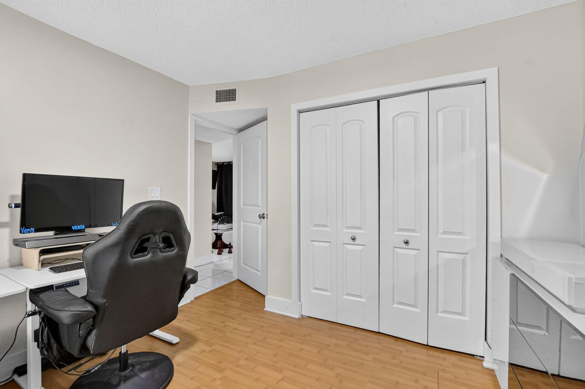 Unit F photo 32