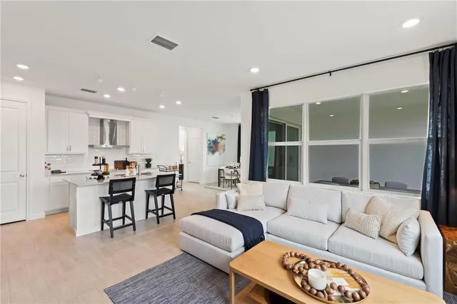 Residence photo 2