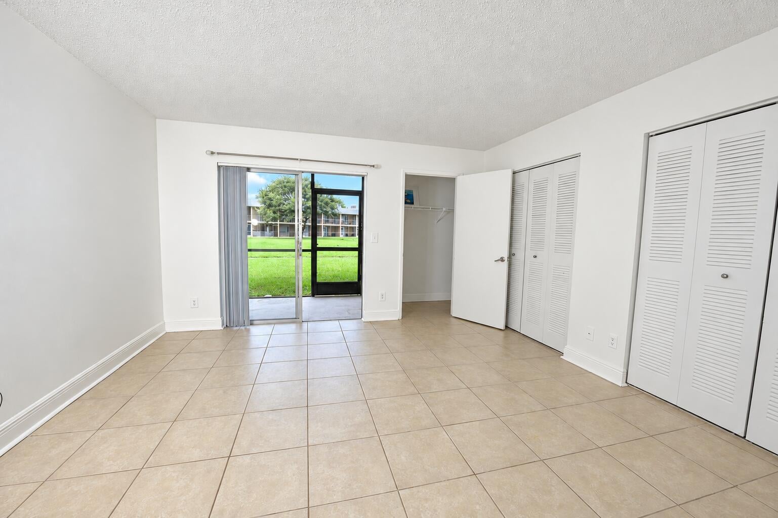 Residence photo 24