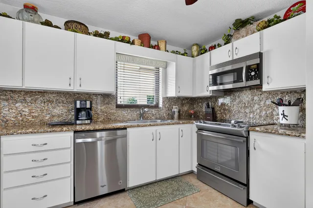 Jonathan's Landing Jupiter FL Residence photo 28