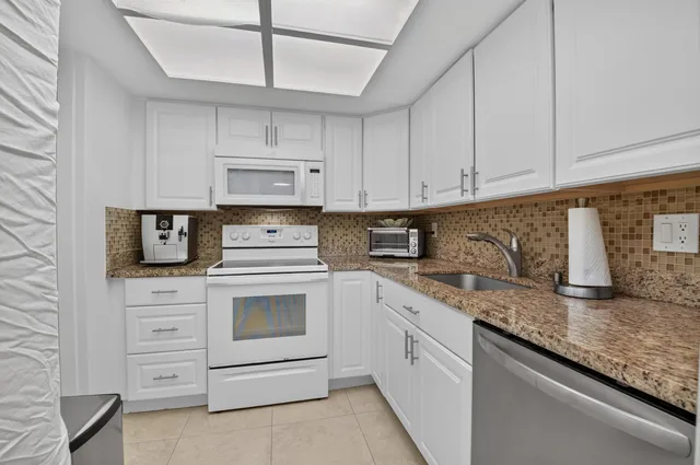 Boca West Country Club Residence photo 18