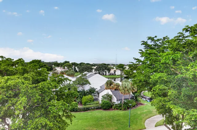 Boca West Country Club Residence photo 32