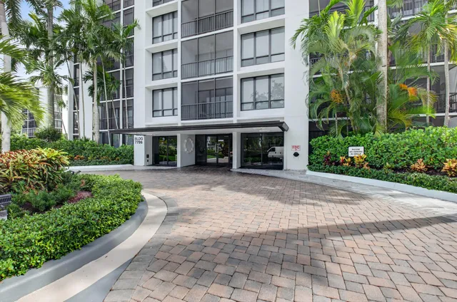 Boca West Country Club Unit 634 photo 2