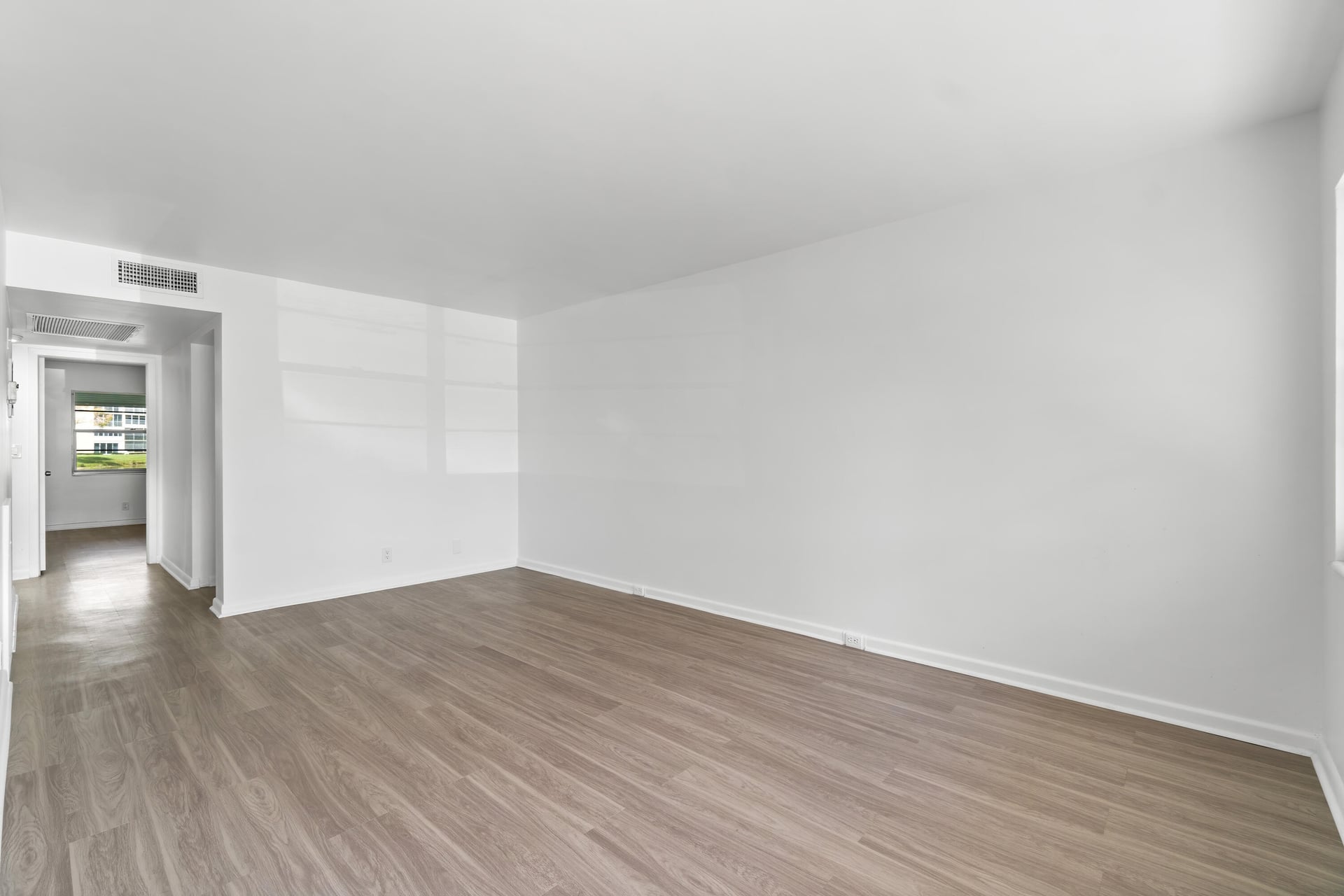  Residence photo 4