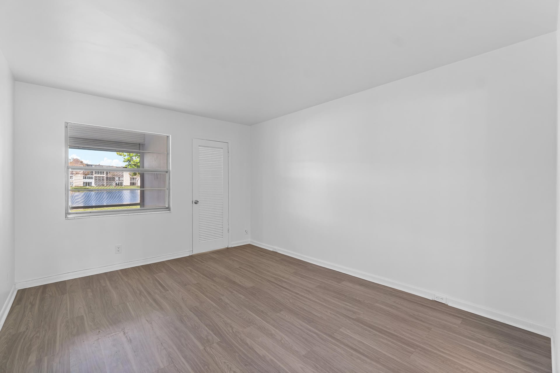  Residence photo 6