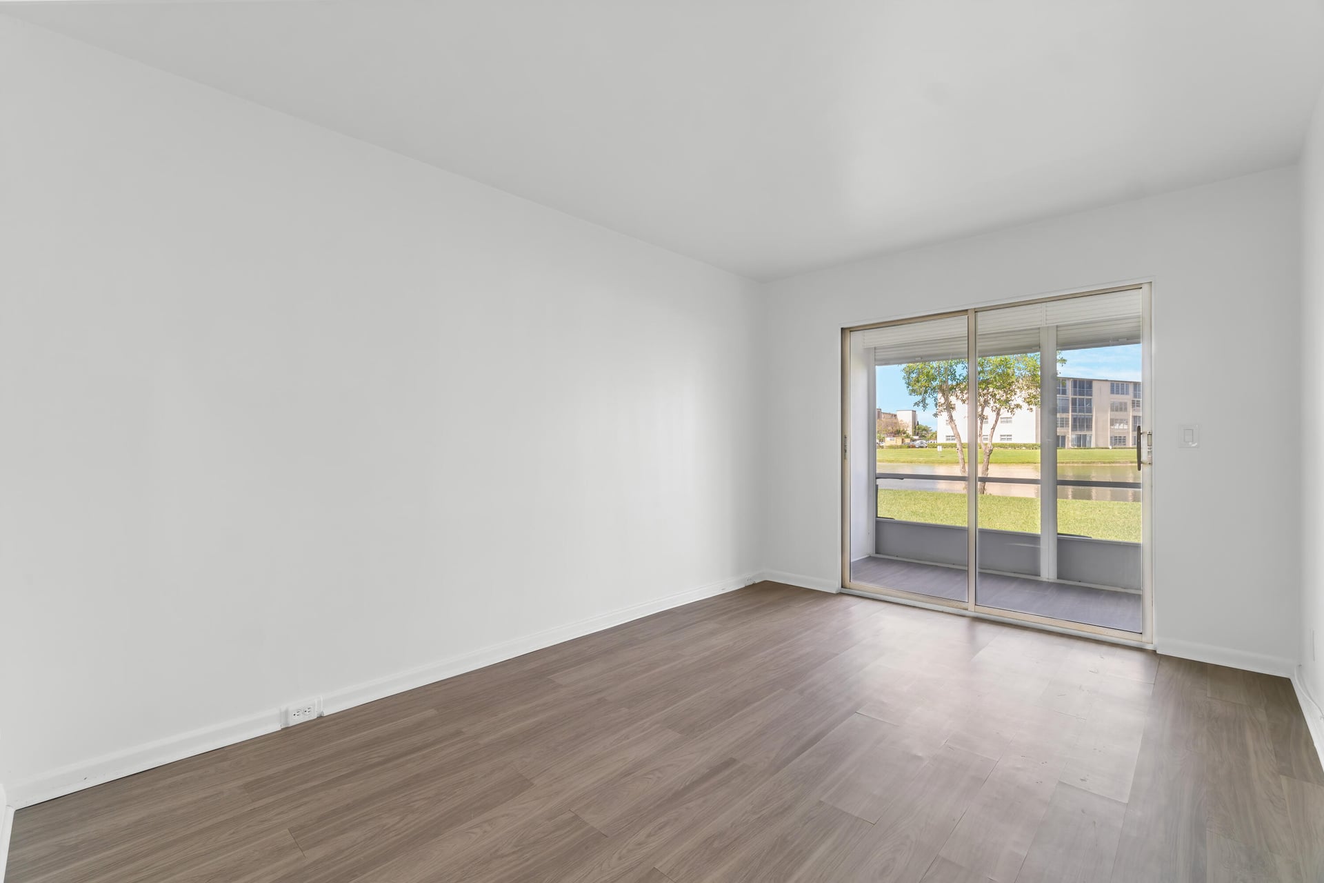  Residence photo 8