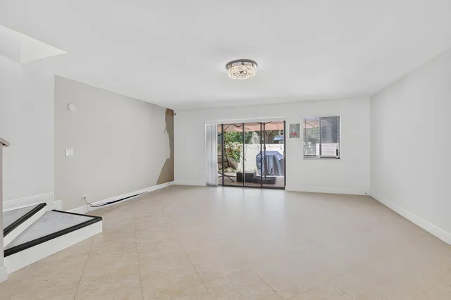 Unit 16 photo 13