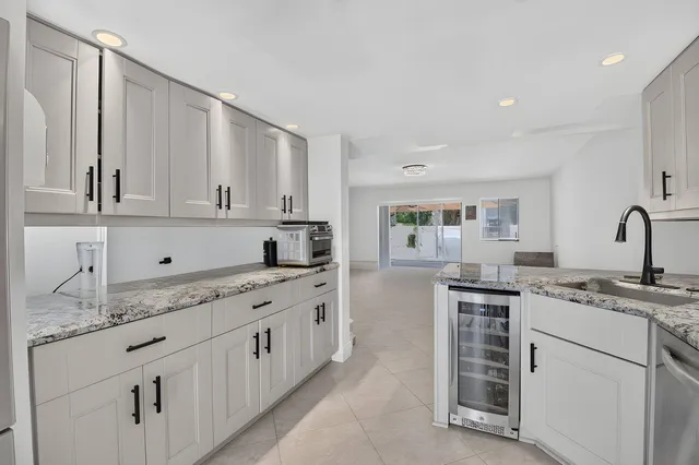 Unit 16 photo 22