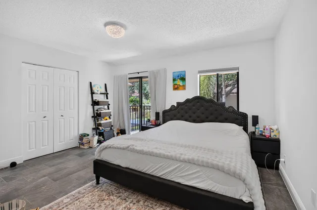 Unit 16 photo 33