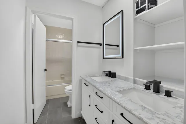 Unit 16 photo 38