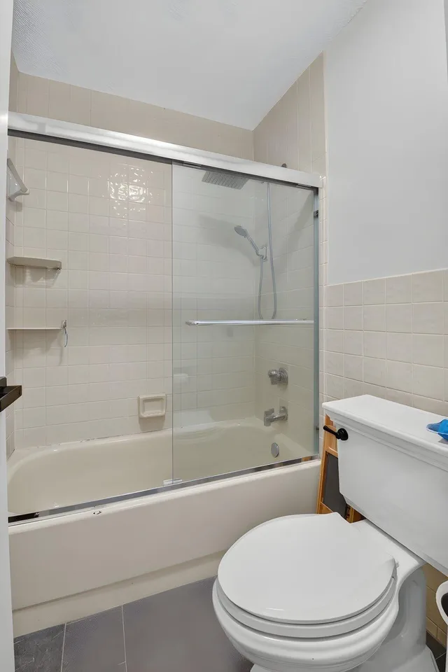 Unit 16 photo 39