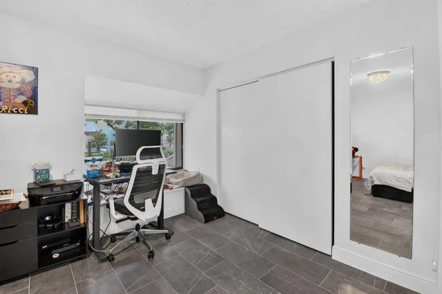 Unit 16 photo 42