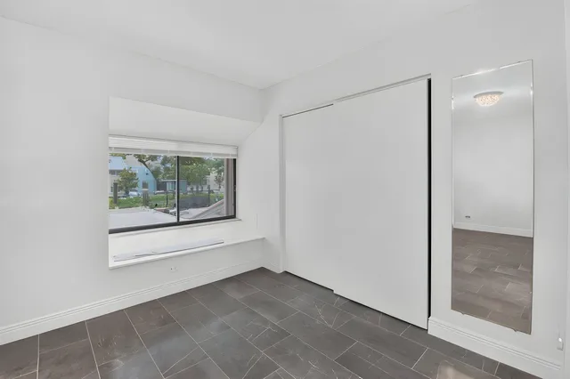 Unit 16 photo 43