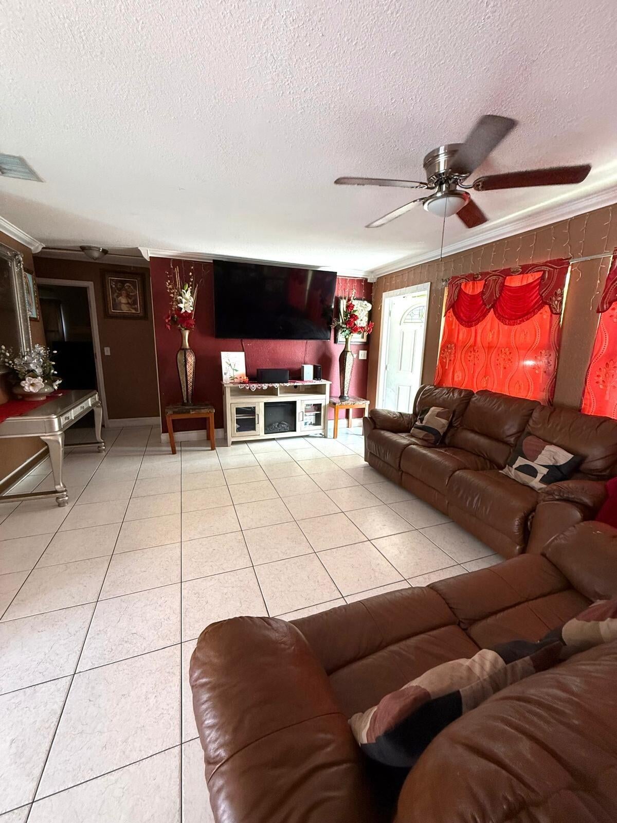 Residence photo 5