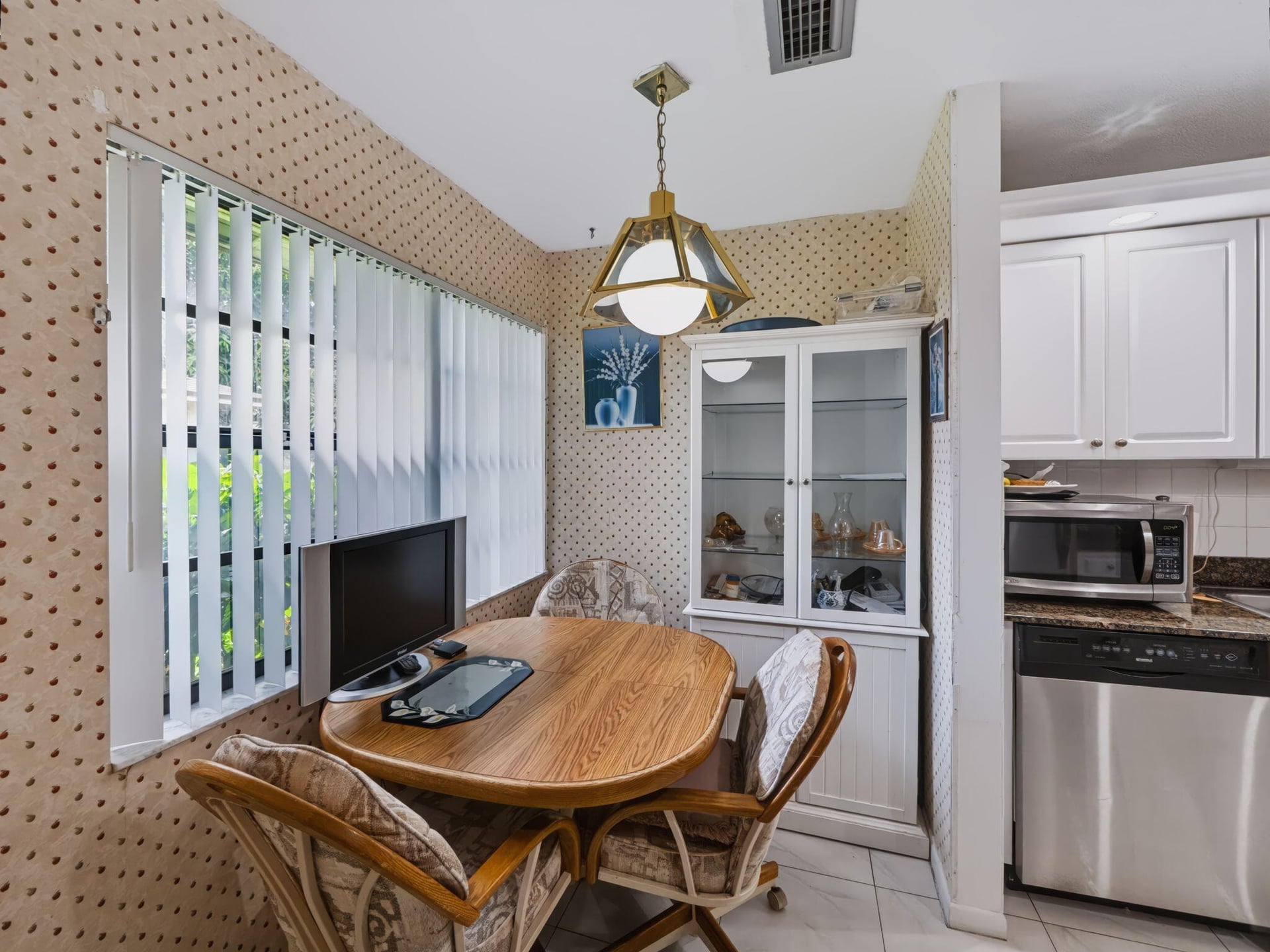  Residence photo 4