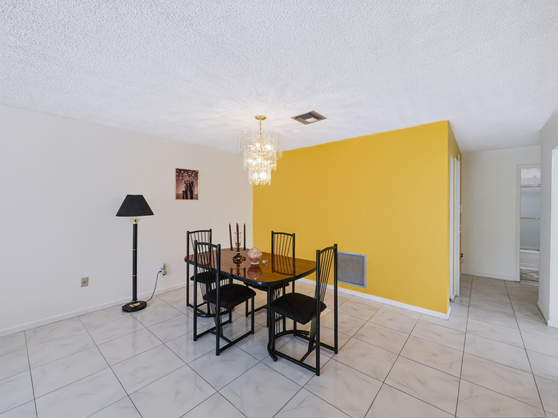  Residence photo 8