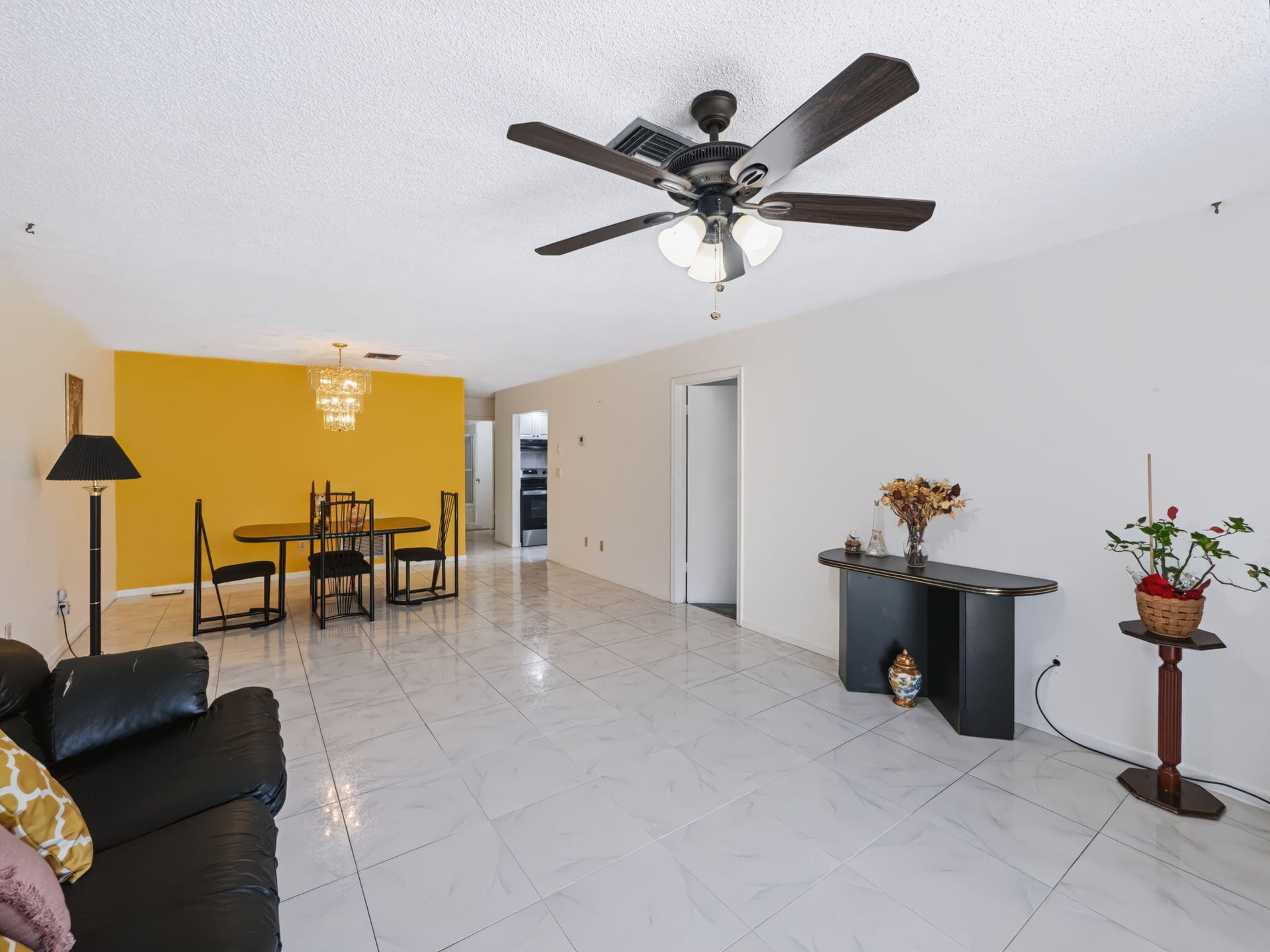  Residence photo 9
