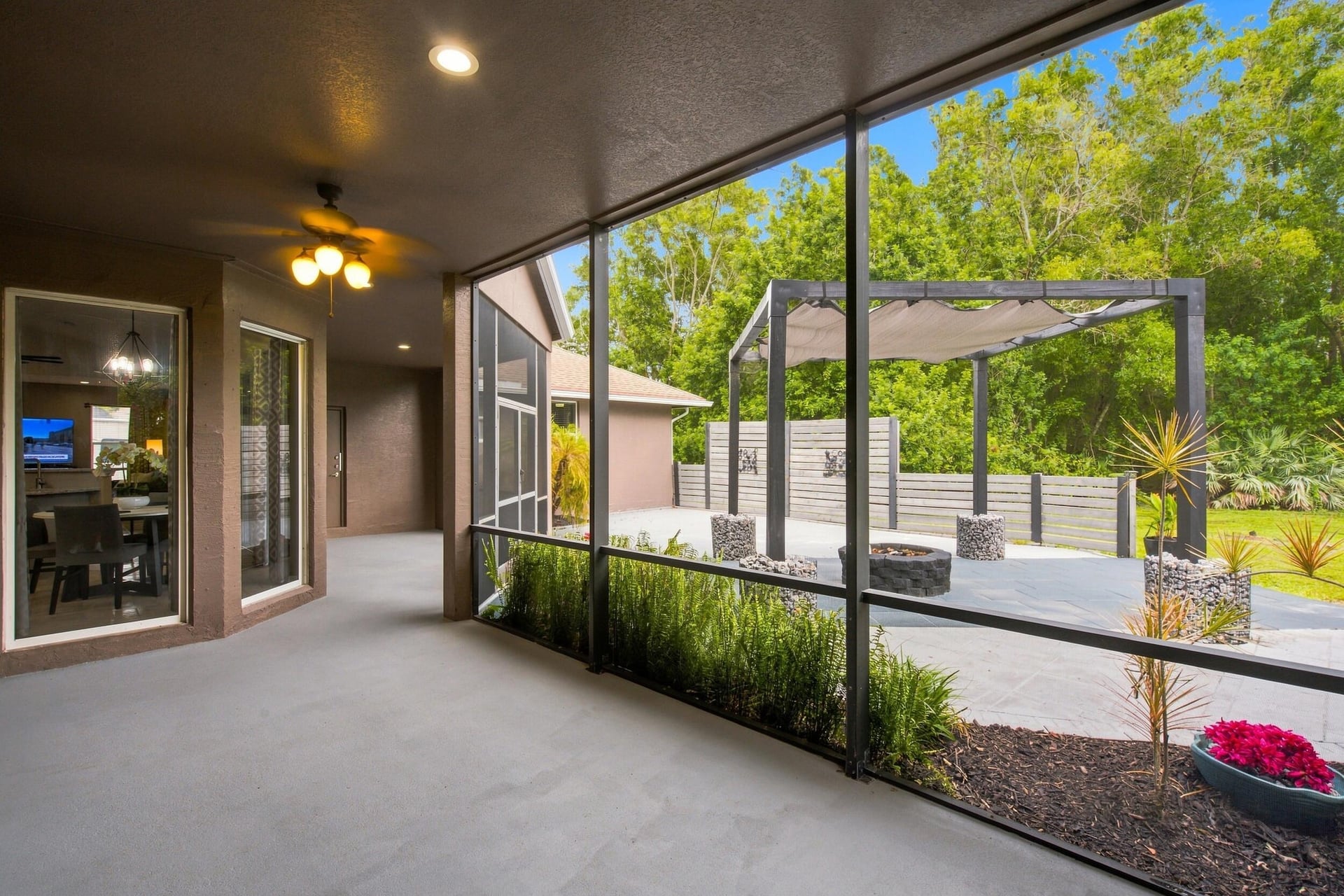  Residence photo 96
