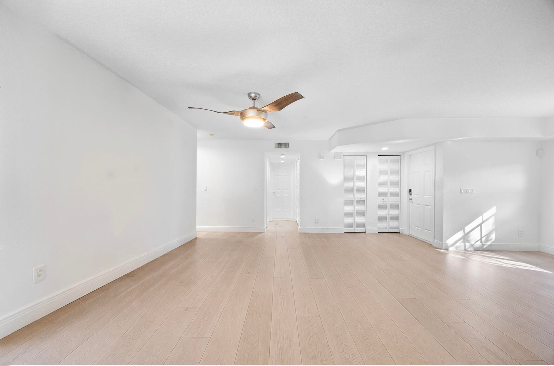  Unit 1801 photo 11