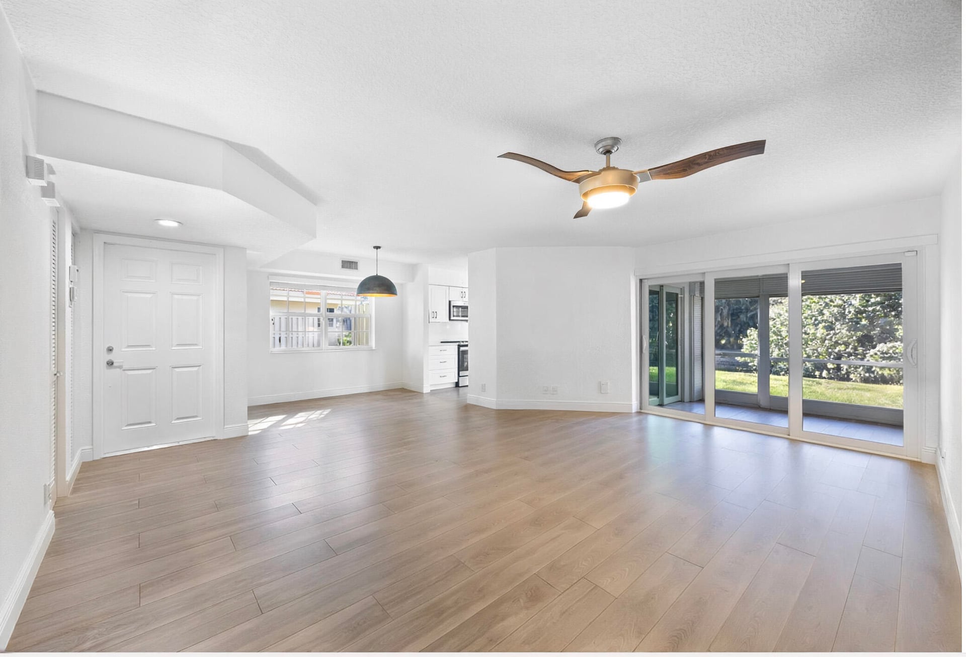  Unit 1801 photo 18