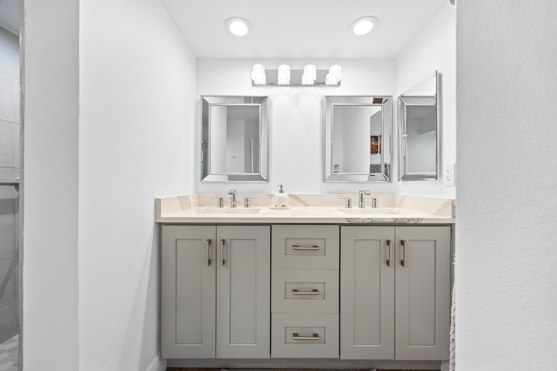  Unit 1801 photo 24