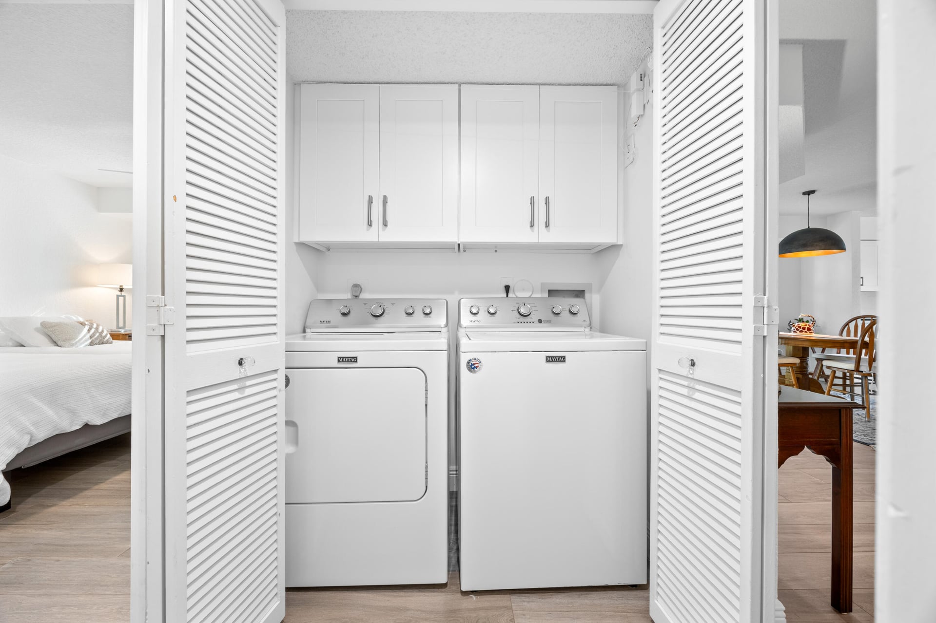  Unit 1801 photo 27
