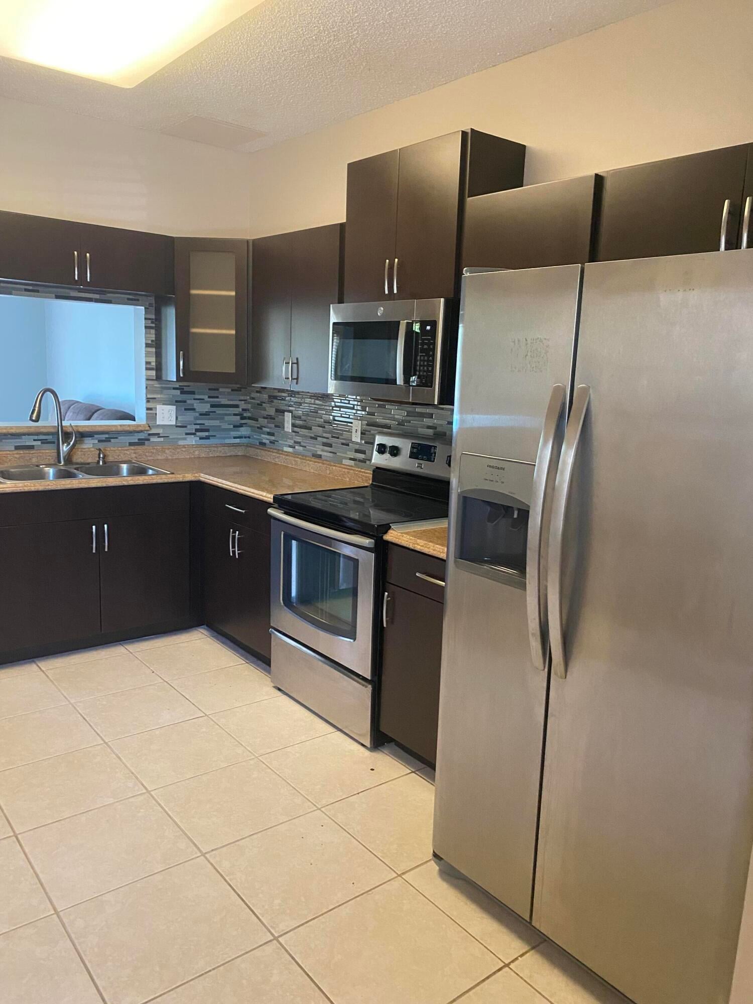  Unit 8315 photo 4