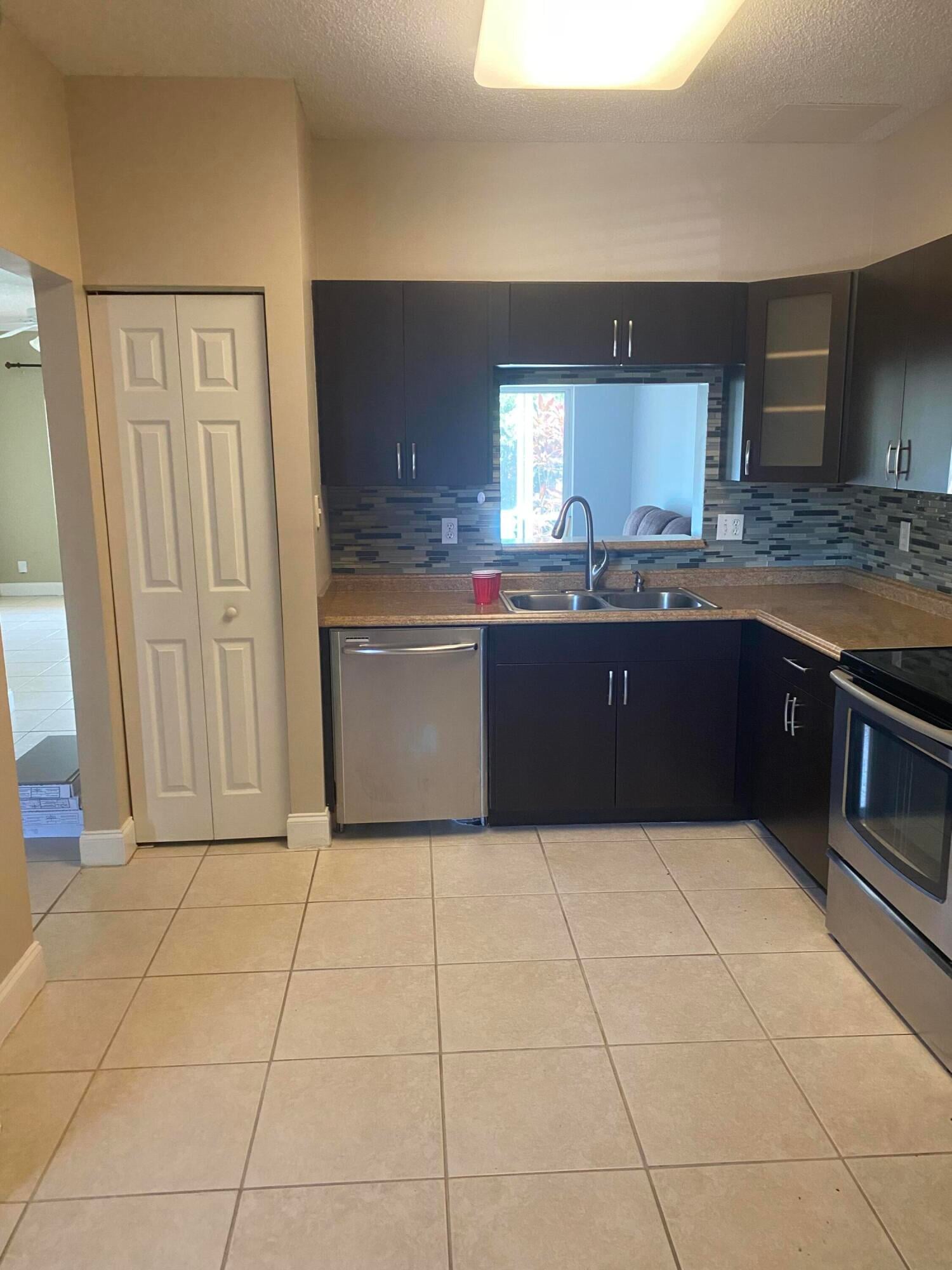  Unit 8315 photo 5