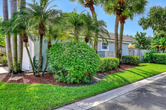 PGA National Palm Beach Gardens Residence photo 38