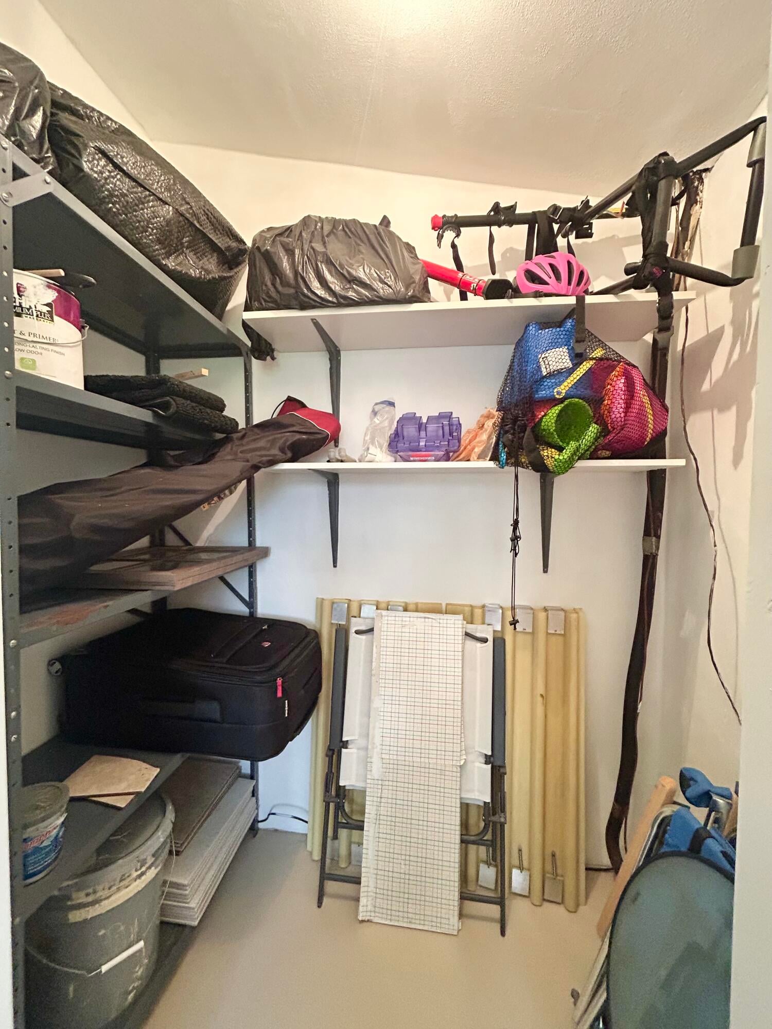 Unit E photo 22